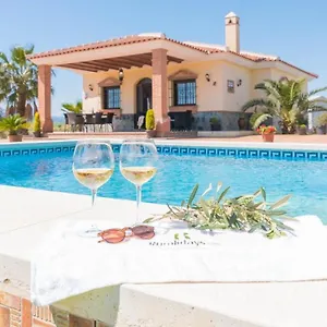 https://holiday-villa-in-the-countryside-with-panoramic-views.es-andalucia.com